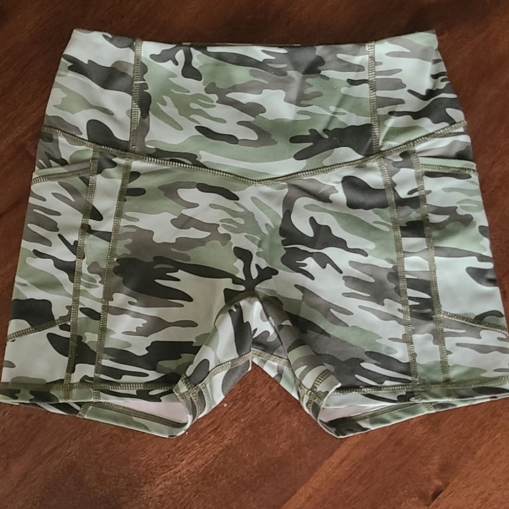 FOUR!!! Variety Work-Out Shorts - Size L